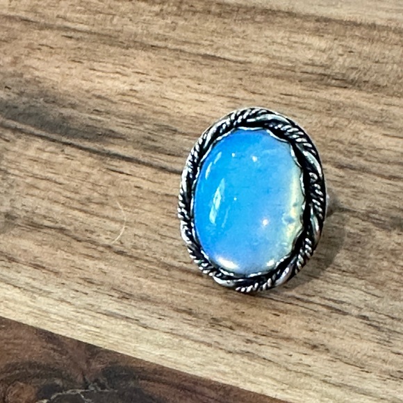 Oval Opalite gem set in silver - Picture 2 of 6